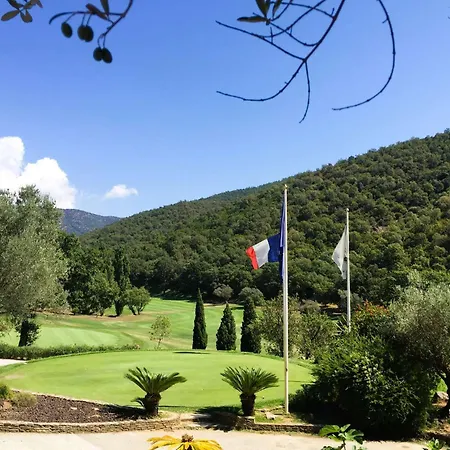 Villa Bouginvillees Climatisee Pour 12 Personnes Avec Piscine Chauffee Et Vue A La Londe-les-Maures