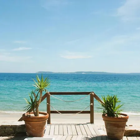 Villa Bouginvillees Climatisee Pour 12 Personnes Avec Piscine Chauffee Et Vue A La Londe-les-Maures